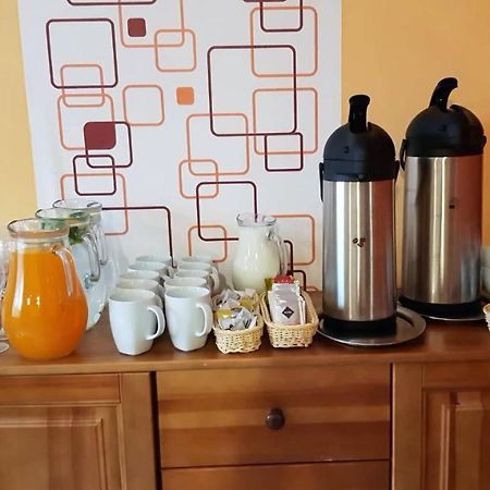 Pizzeria Alzbetka Hotel Strecno Eksteriør billede
