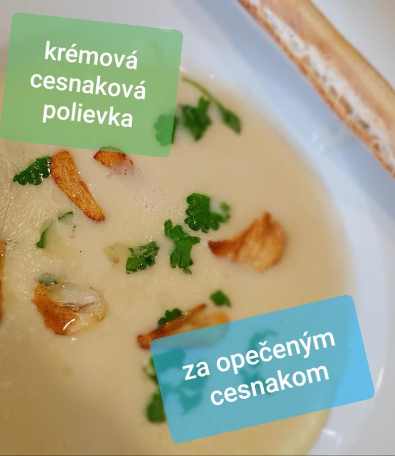 Pizzeria Alzbetka Hotel Strecno Eksteriør billede