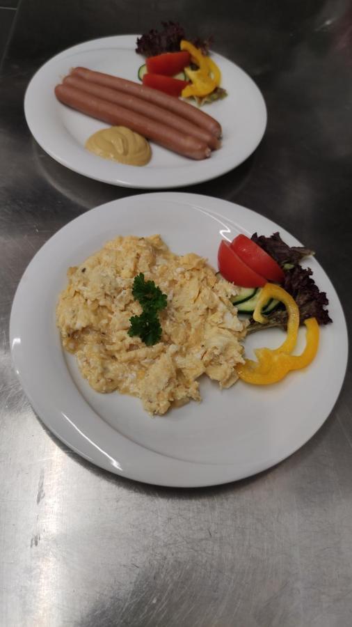 Pizzeria Alzbetka Hotel Strecno Eksteriør billede
