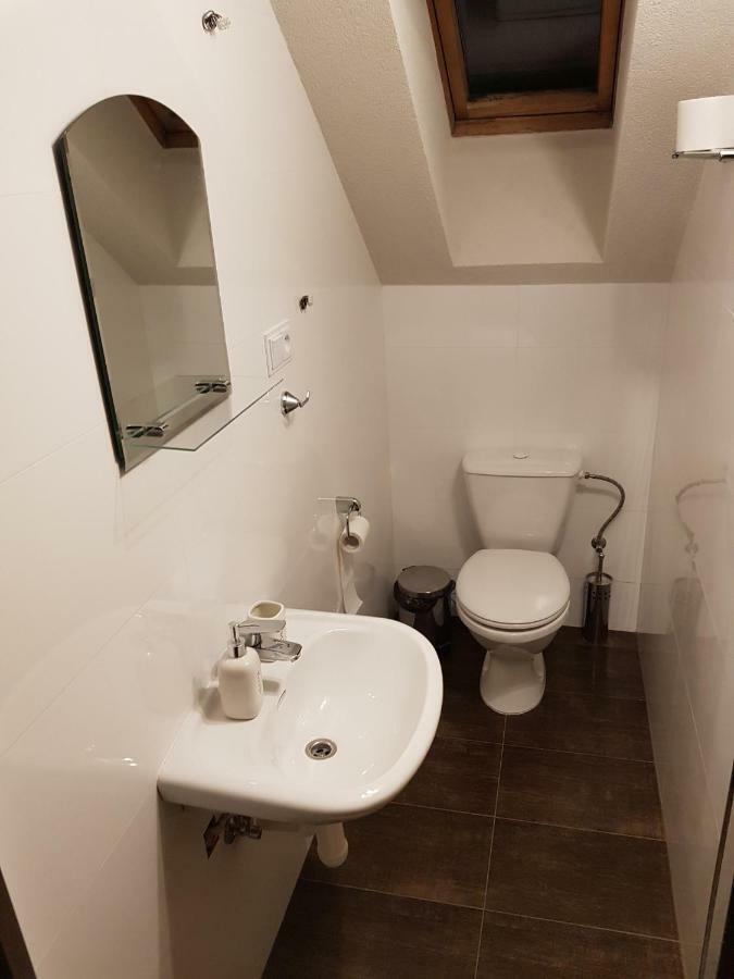 Pizzeria Alzbetka Hotel Strecno Eksteriør billede