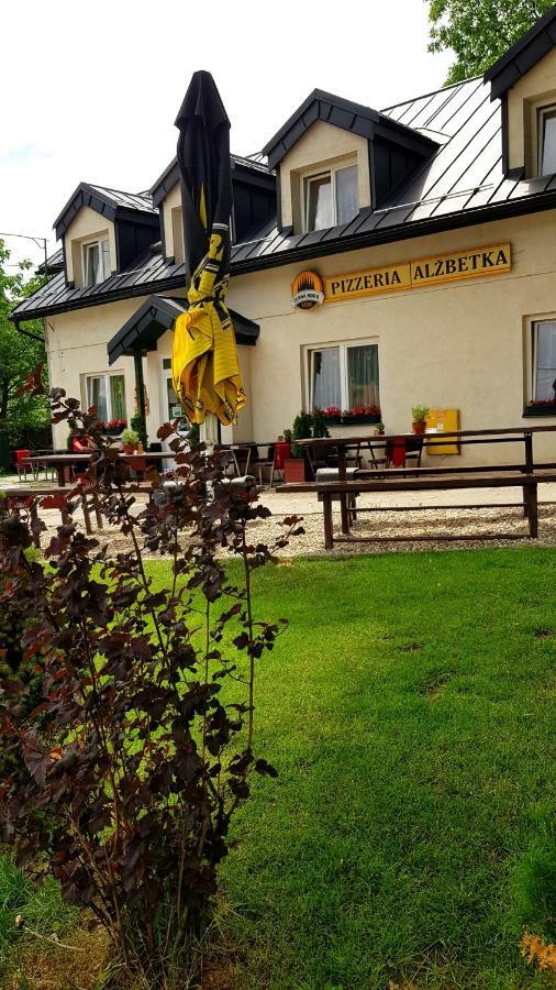 Pizzeria Alzbetka Hotel Strecno Eksteriør billede