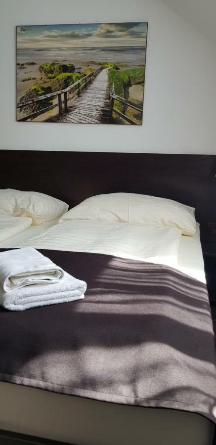 Pizzeria Alzbetka Hotel Strecno Eksteriør billede