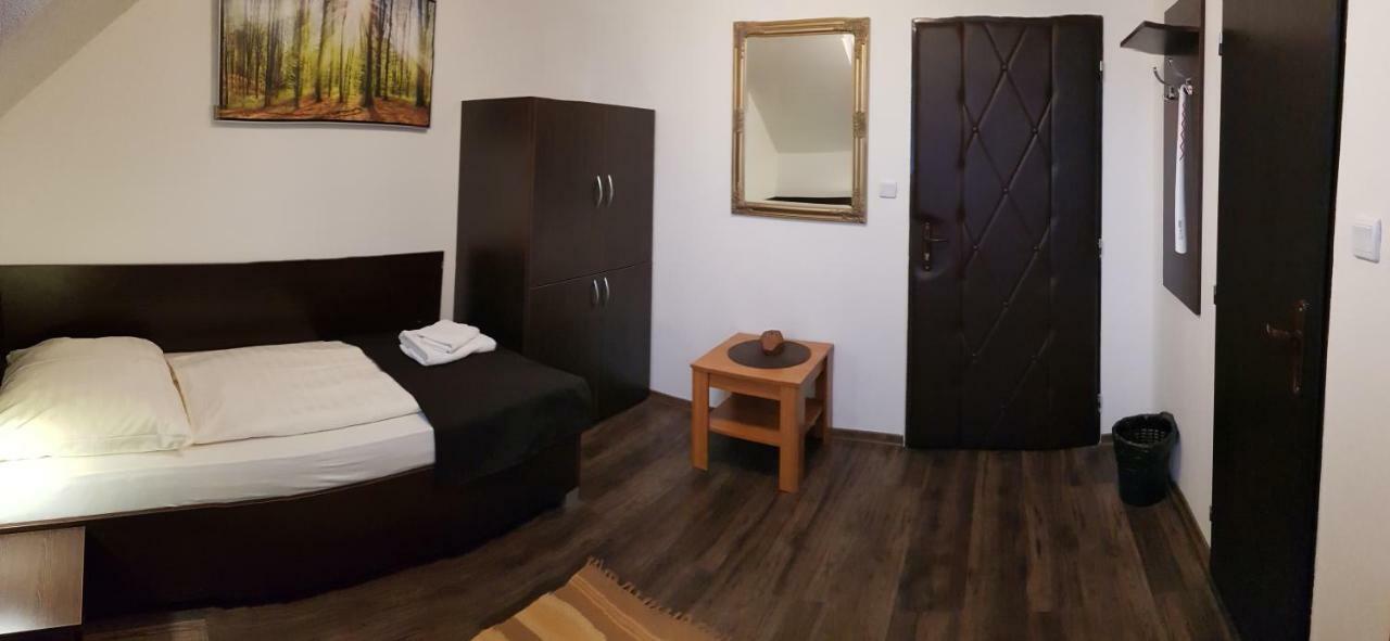 Pizzeria Alzbetka Hotel Strecno Værelse billede
